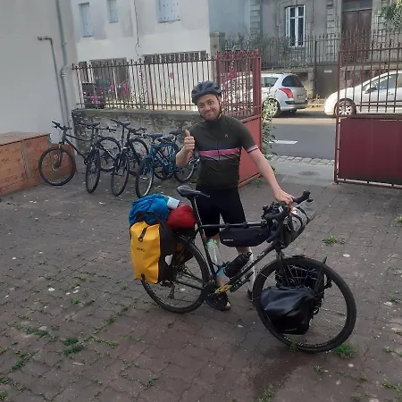 Δωμάτια σε οικογενειακή κατοικία Zola