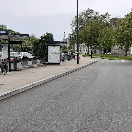 Zola Δωμάτια σε οικογενειακή κατοικία Ναντ